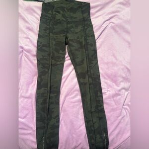 Lululemon camo leggings size 4